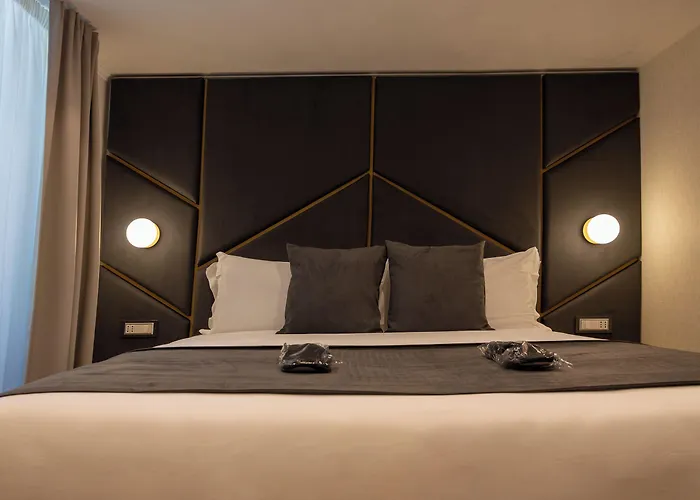 At Luxury Navona Konukevi 4*