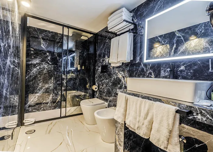 Konukevi At Luxury Navona 4*